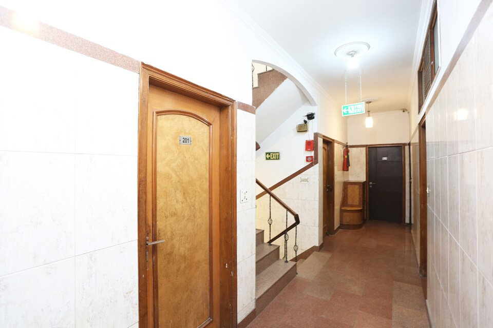 OYO 8188 Vardhmaan Inn, Karol Bagh Delhi, Delhi