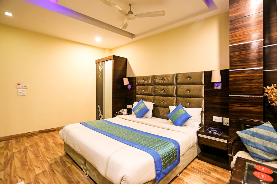 live on del5111, Paharganj Delhi, Delhi