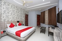 Collection O The Golden Village Nehru Park