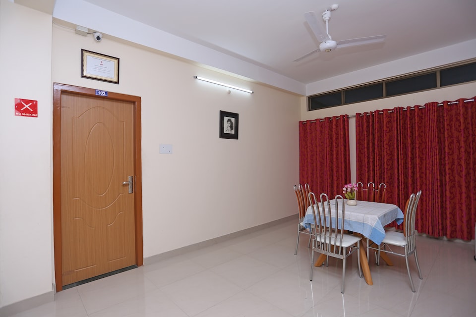 OYO 8209 Stay Down Town, Six Mile Guwahati, Guwahati