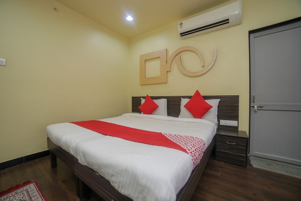OYO 7439 Hotel Gayatri Inn Annex, Pratap Nagar Nagpur, Nagpur