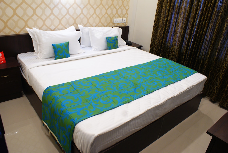 Collection O 8267 Galaxy Inn, MG Road Kochi, Kochi