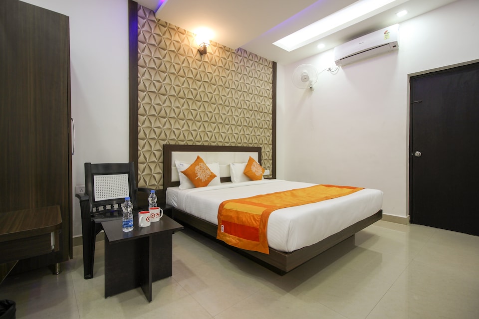 OYO Flagship 8281 Aj Palace, Mysore City Center, Mysore