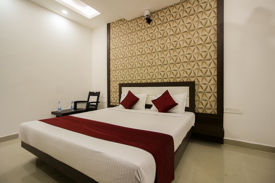 OYO Flagship 8281 Aj Palace, Mysore City Center, Mysore
