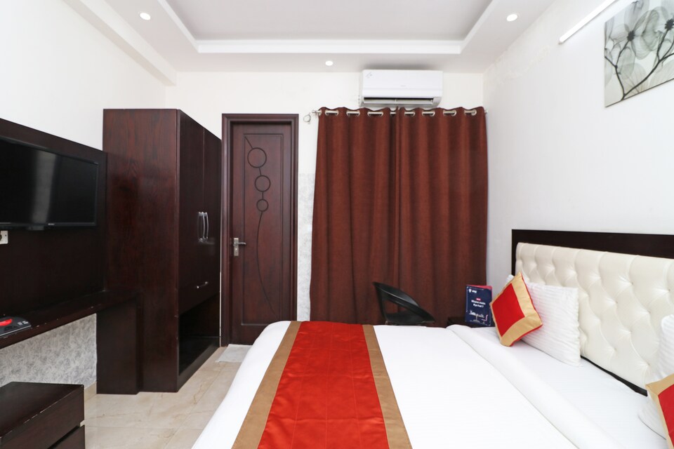 OYO 8317 Casa 31, HUDA CENTRE 1, Gurgaon