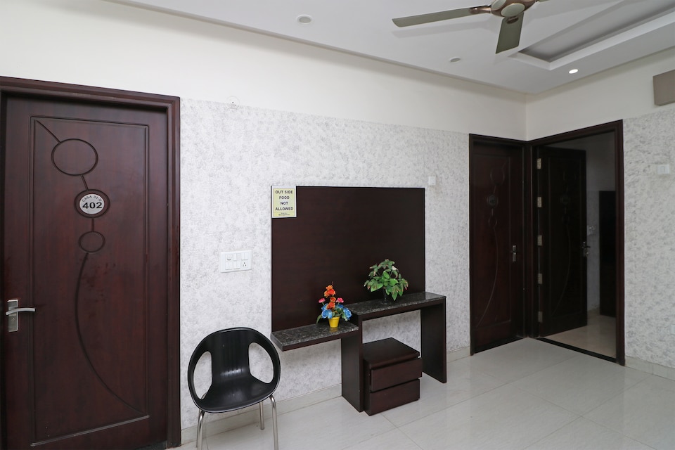 OYO 8317 Casa 31, HUDA CENTRE 1, Gurgaon