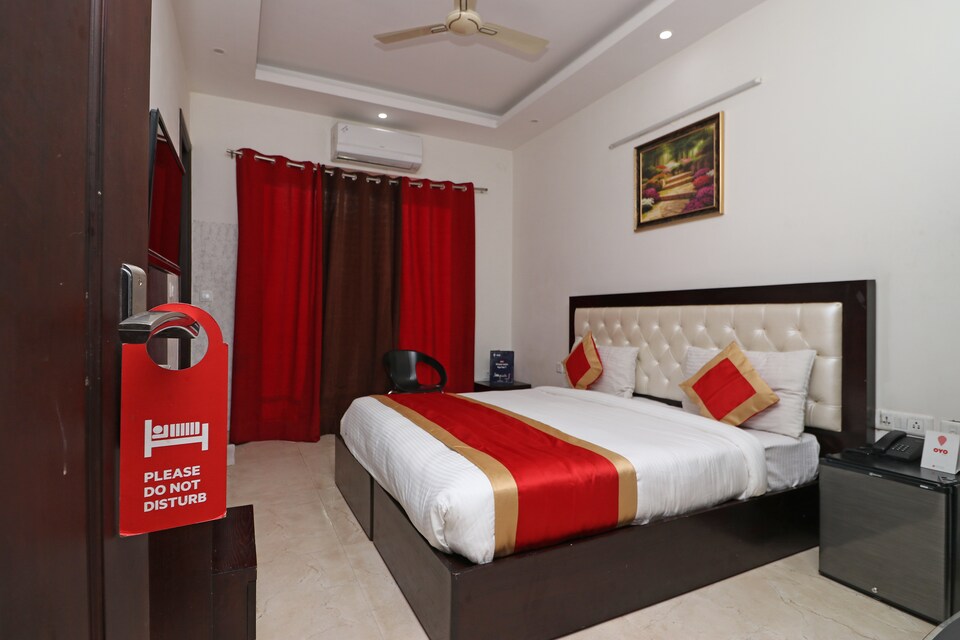 OYO 8317 Casa 31, HUDA CENTRE 1, Gurgaon