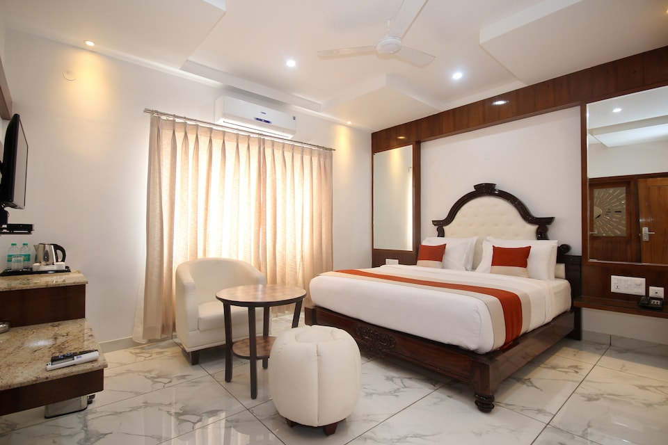 OYO 8320 Hotel Lok Sagar, Mysore City Center, Mysore