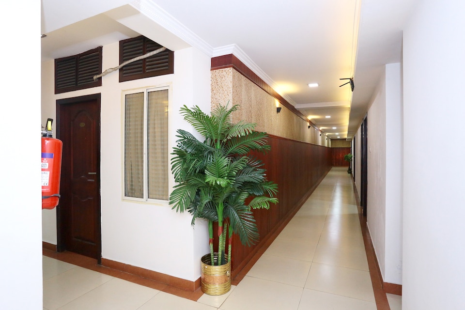 OYO 8331 Kodavath Residency, Aluva Kochi, Kochi