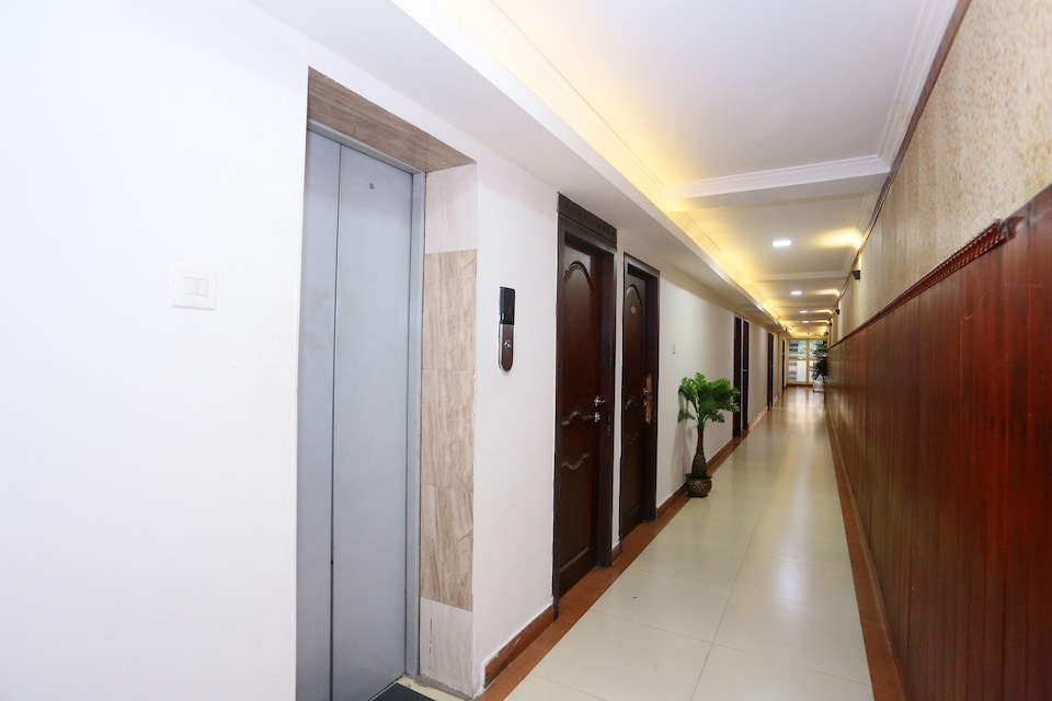 OYO 8331 Kodavath Residency, Aluva Kochi, Kochi
