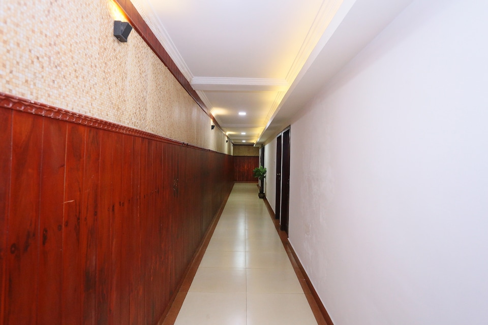 OYO 8331 Kodavath Residency, Aluva Kochi, Kochi
