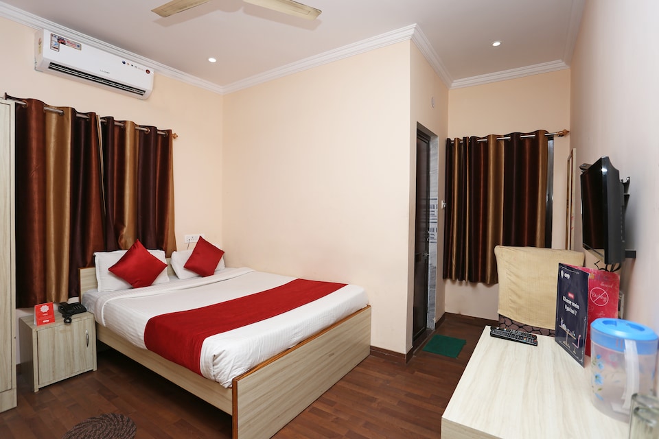 Flagship Lazystays, Chandrasekharpur, Bhubaneswar