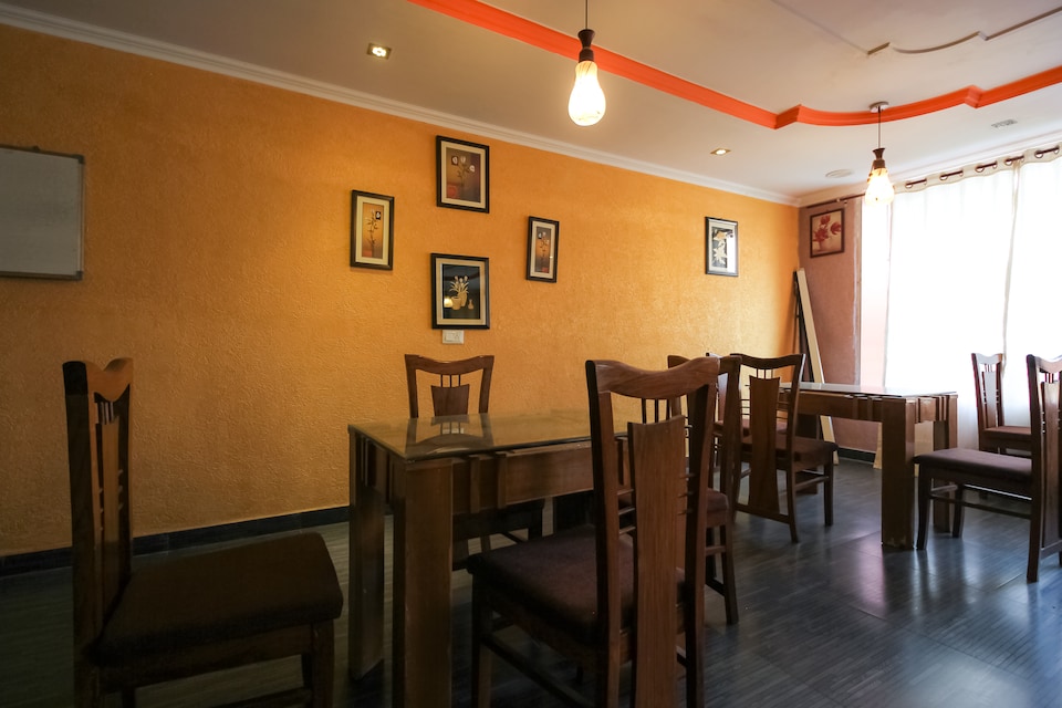 Hotel O 8367 Hotel Woodz, Dharamshala, Dharamshala