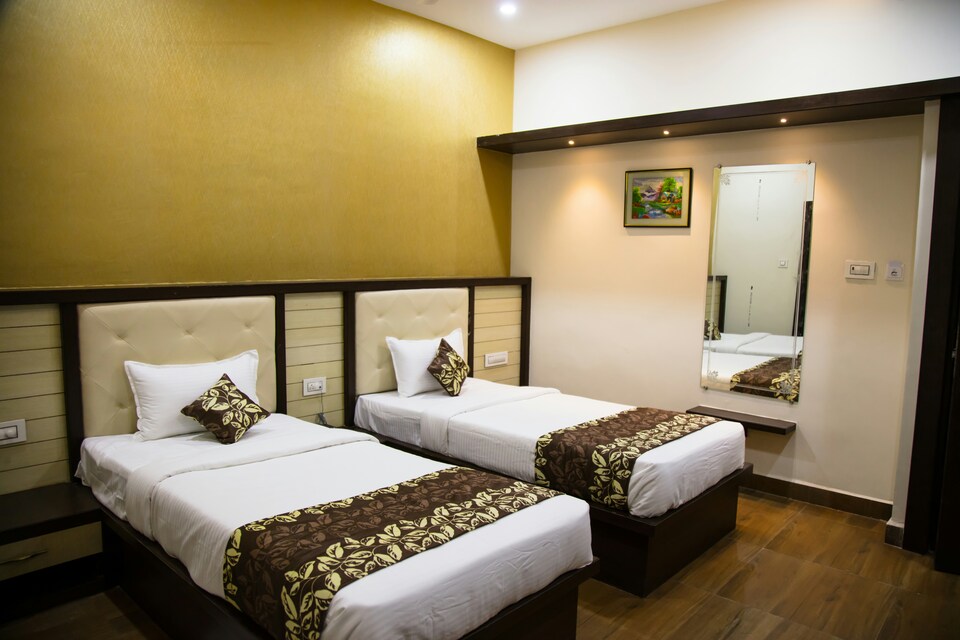 OYO 8375 Hotel Shreya, Nakkalagutta Hanamkonda Warangal, Warangal