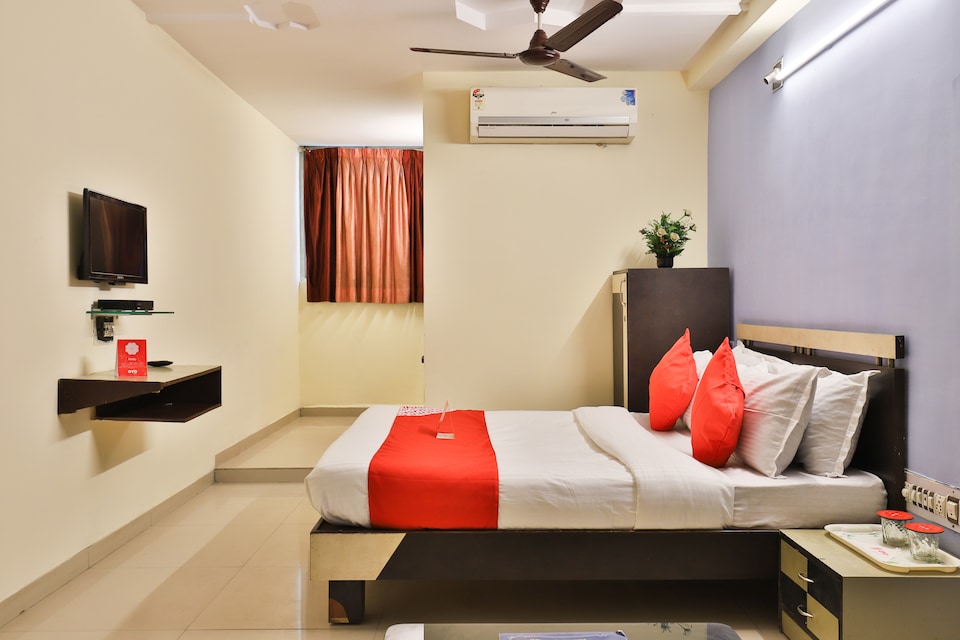 Collection O 8376 Hotel Angel Plaza, SG Highway Ahmedabad, Ahmedabad
