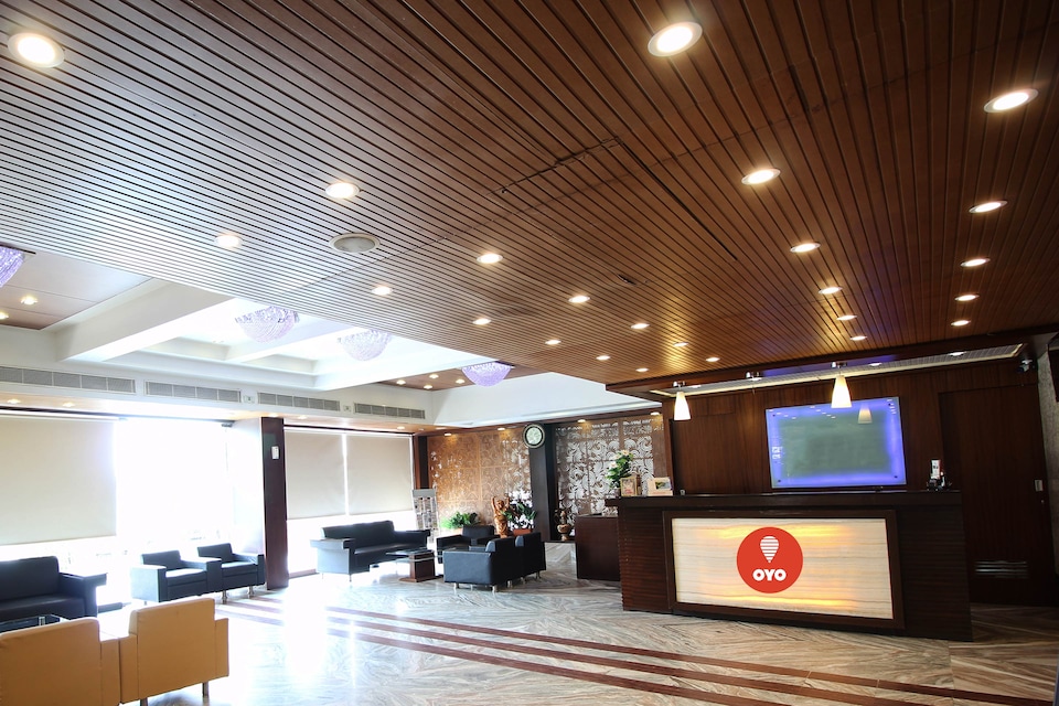 OYO 1170 होटल सिल्वर क्लाउड, Ashram Road Ahmedabad, अहमदाबाद