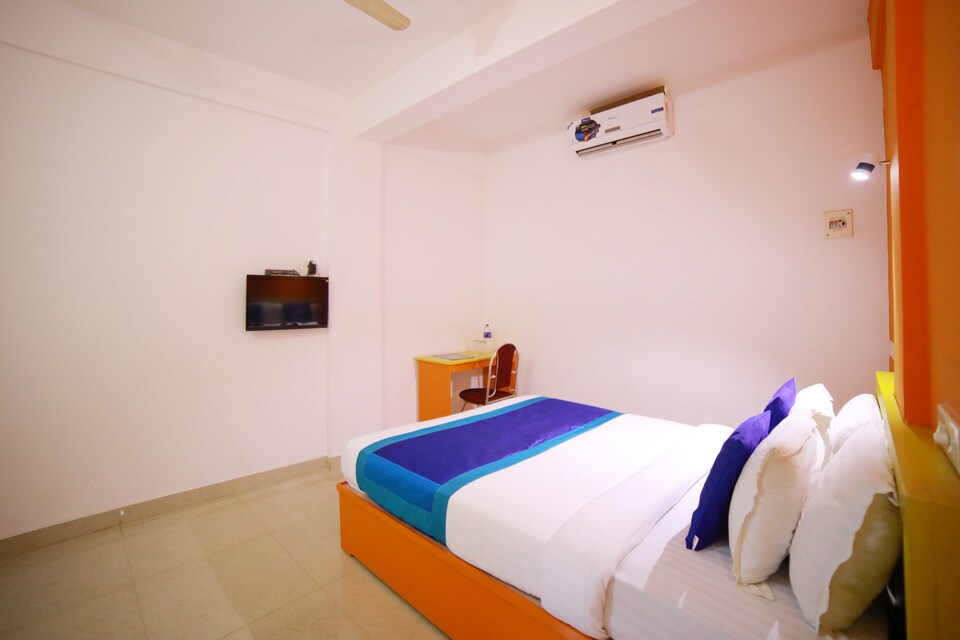 OYO 8396 JJ Residency, Ankamaly Airport Kochi, Kochi
