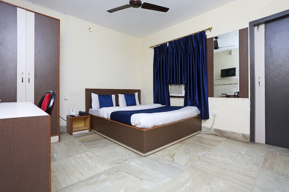 Flagship Hotel Blue Moon, Railway Station Bhubneshwar, Bhubaneswar