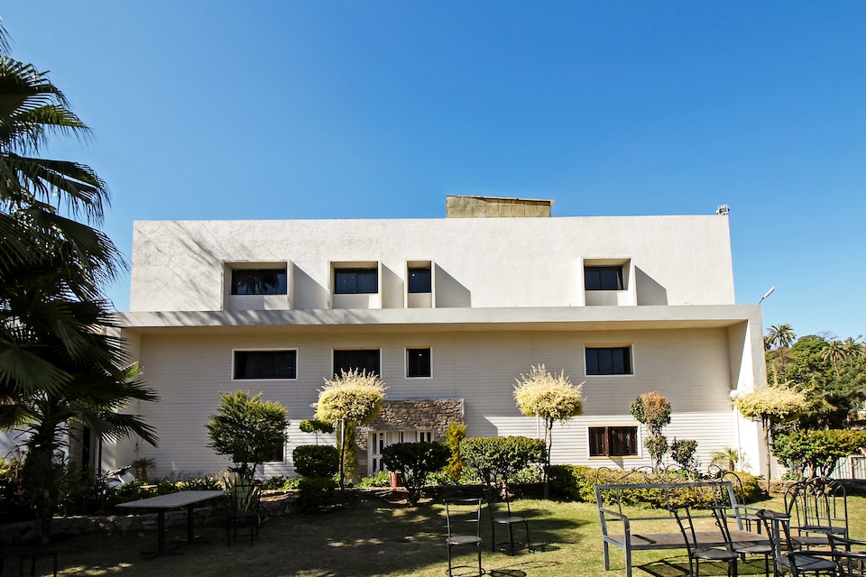 OYO 8428 Achalgarh Fort, Mount Abu Central, Mount-Abu