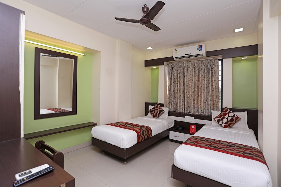 Hotel O Orchid Rooms, Kharadi Pune, पुणे