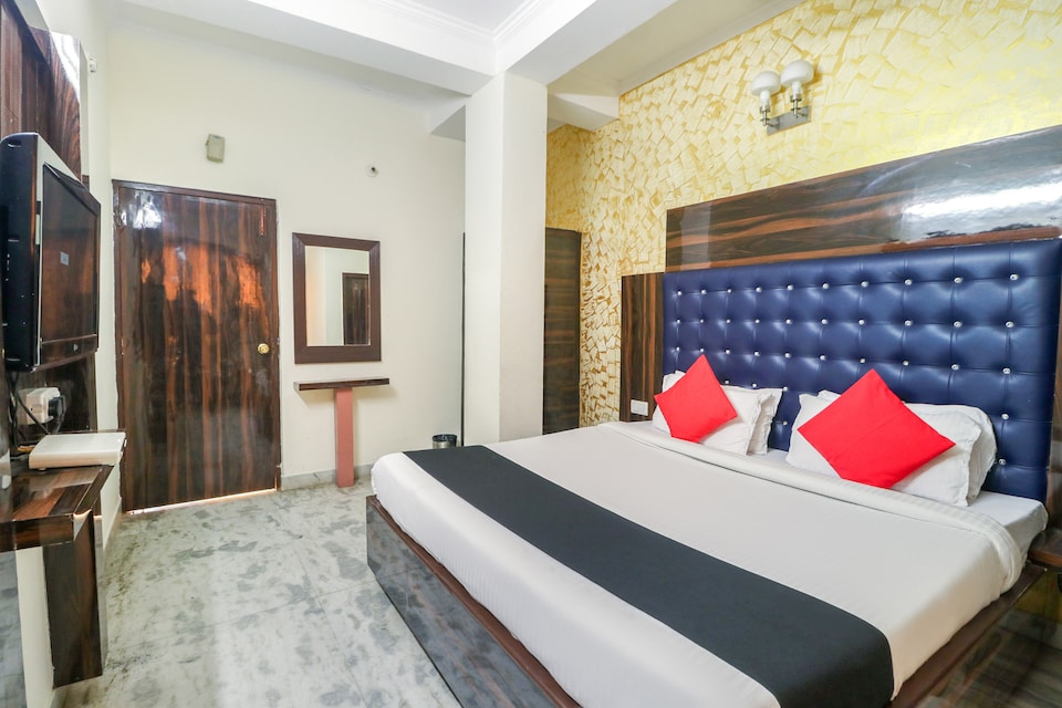 Capital O 8441 Shelton, Central Chandigarh, Chandigarh