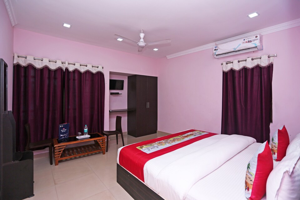 OYO 8740 Nayapalli, Jaidev Vihar, Bhubaneswar