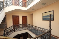 OYO Near Sahara Mall Near Aravali Biodiversity Park