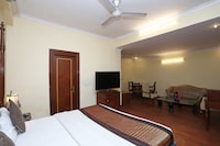 OYO Near Sahara Mall Near Aravali Biodiversity Park