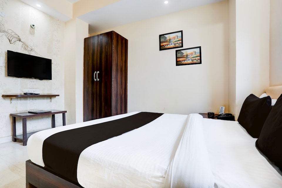 Super Collection O Phoolbagh near Gwalior Fort, City Centre, Gwalior