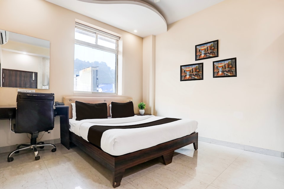 Super Collection O Phoolbagh near Gwalior Fort, City Centre, Gwalior