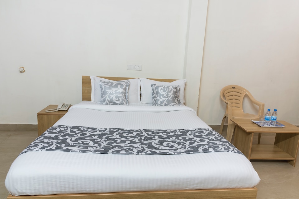 OYO 8475 RV Comforts, Mathikere Bangalore, Bangalore