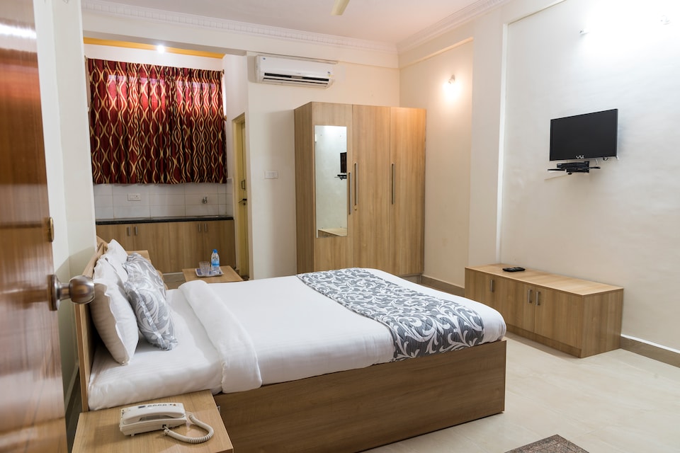 OYO 8475 RV Comforts, Mathikere Bangalore, Bangalore
