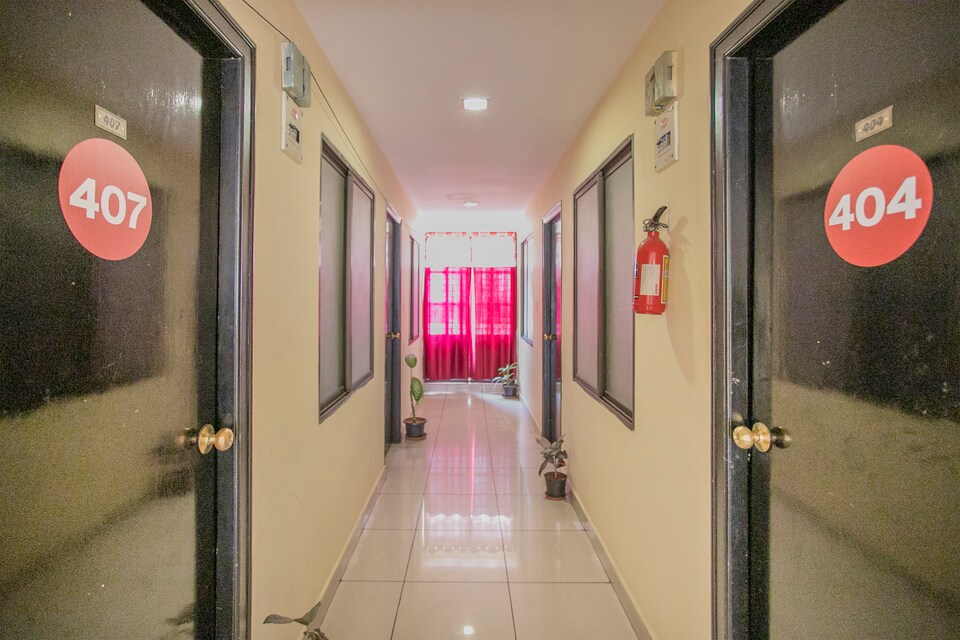 OYO 8476 Garden Comfort, Jayanagar Bangalore-II, Bangalore