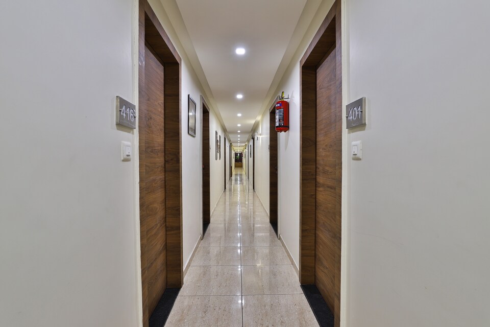 OYO 8484 Hotel Royal Residency, Sama Vadodara, Vadodara