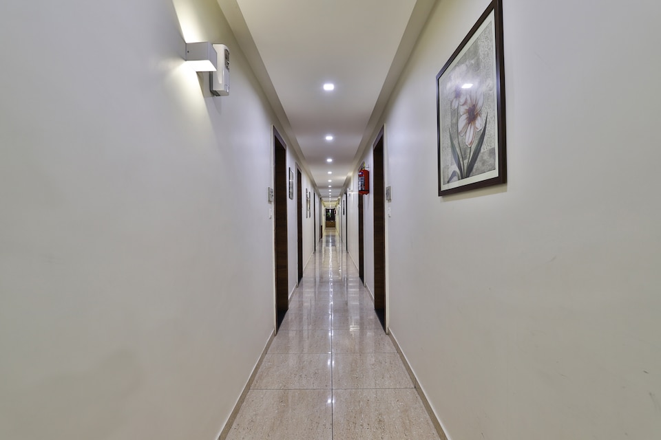 OYO 8484 Hotel Royal Residency, Sama Vadodara, Vadodara
