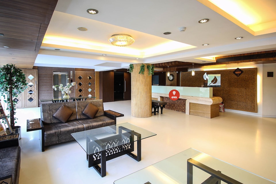 OYO Premium 037 Thaltej SG Highway, SG Highway Ahmedabad, अहमदाबाद