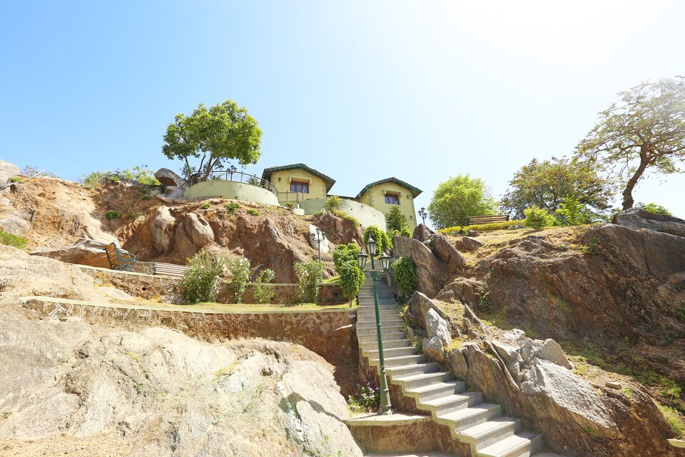 OYO 8493 The Colonial Manek Manor, Mount Abu, Mount-Abu