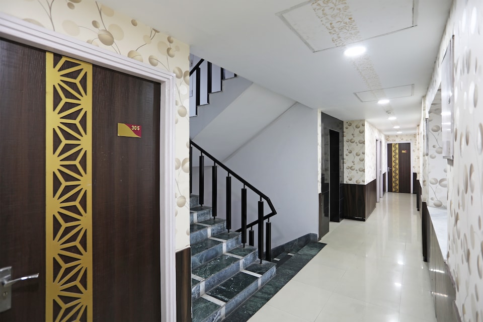 OYO 8504 Namans Inn, Gariahat Kolkata, Kolkata