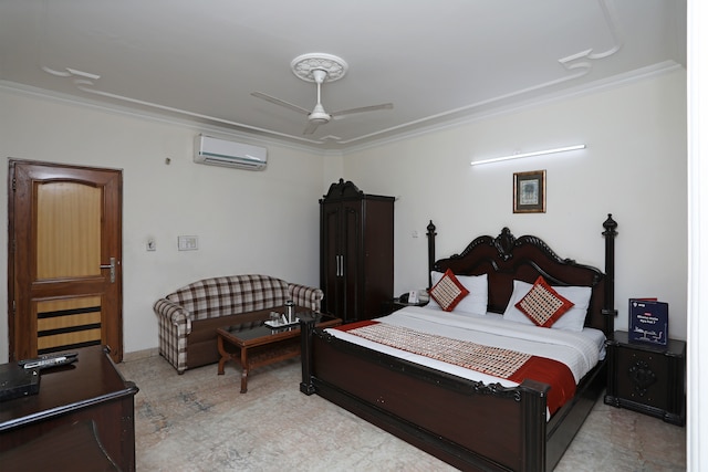 OYO Hotel Ashu Palace Near Gurudwara Shri Bangla Sahib