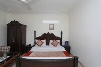 OYO Hotel Ashu Palace Near Gurudwara Shri Bangla Sahib