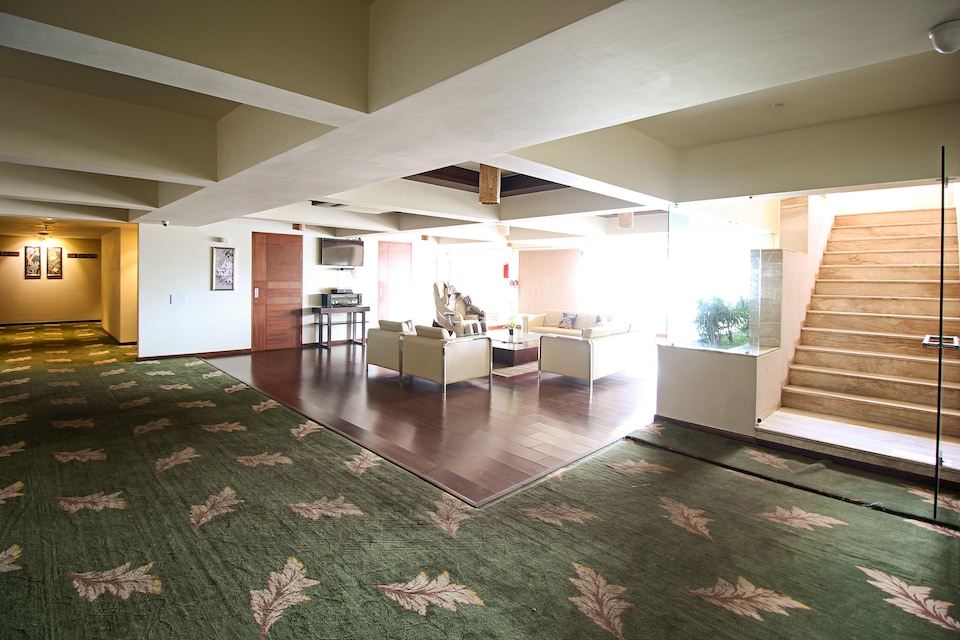 OYO 1183 Hotel Kells, SG Highway Ahmedabad, Ahmedabad