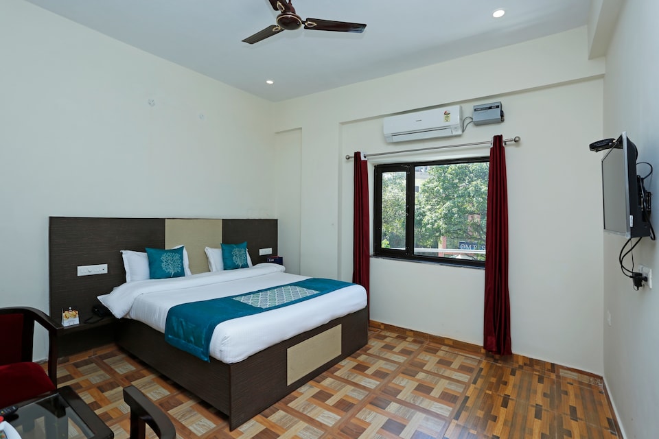 OYO Hotel Om Shivaay Inn, Laxman Jhoola Rishikesh, Rishikesh
