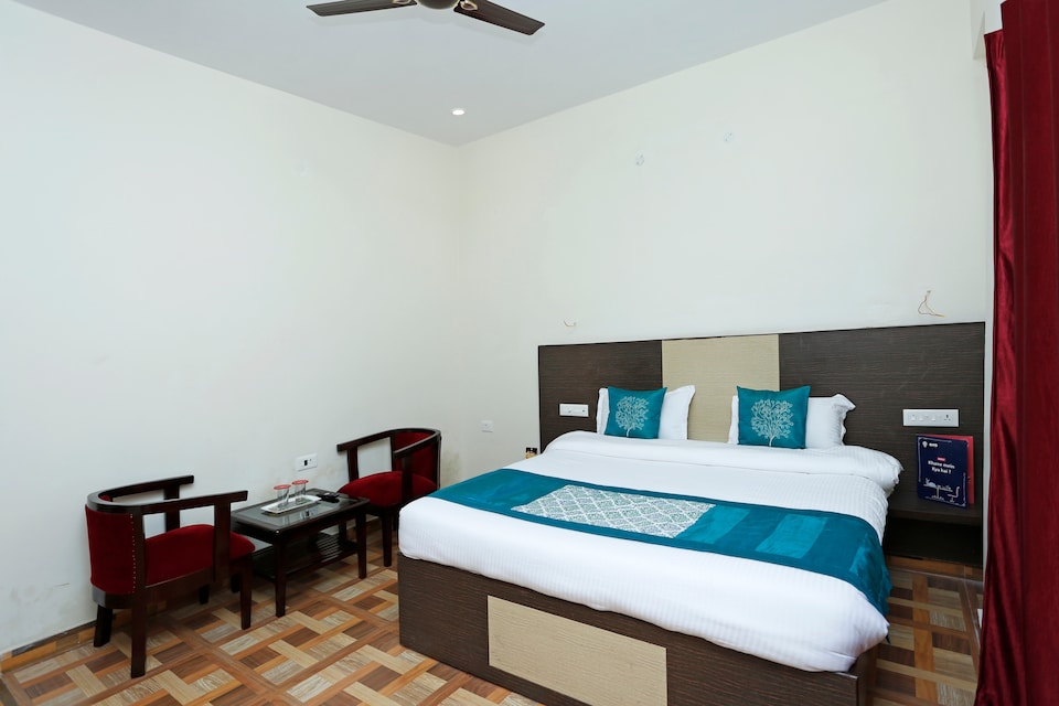 OYO Hotel Om Shivaay Inn, Laxman Jhoola Rishikesh, Rishikesh