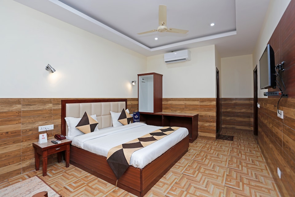 OYO 8542 Hotel Vishnu Inn, Dehradun Railway Station, Dehradun