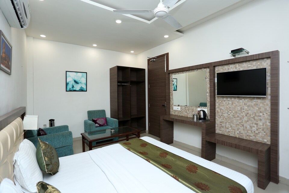 OYO 3793 Hotel Solitaire, Ambala Cantt, Ambala