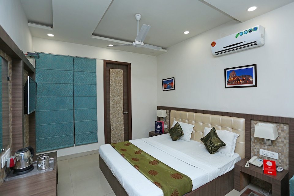 OYO 3793 Hotel Solitaire, Ambala Cantt, Ambala