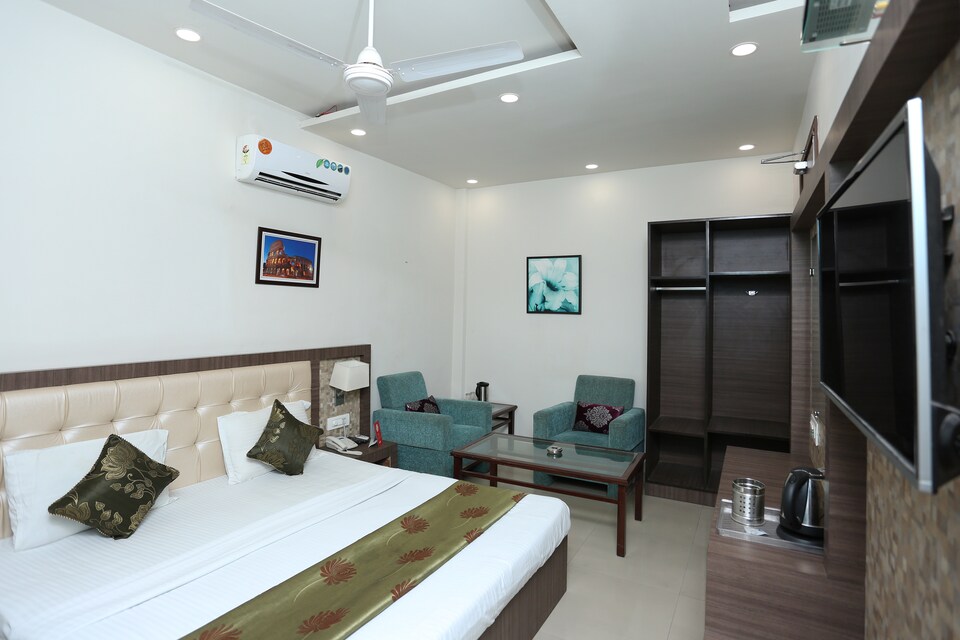 OYO 3793 Hotel Solitaire, Ambala Cantt, Ambala
