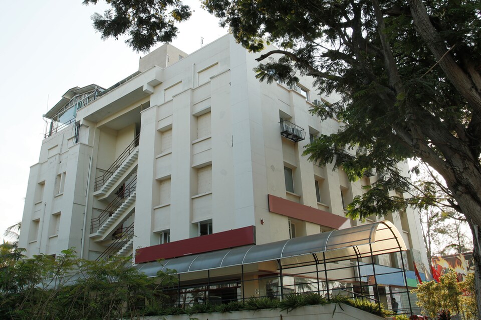 OYO 13101 Hotel Casa Merdian, Mysore City Center, Mysore