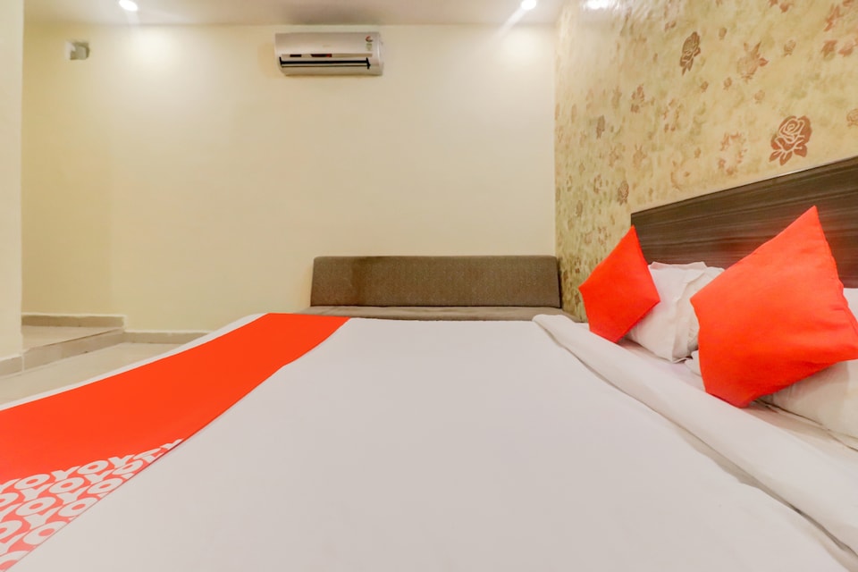 OYO 8593 Hotel Supernova, Jhansi, Jhansi
