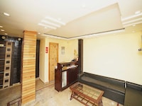 OYO Flagship 8594 Golden Nest